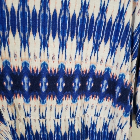 Chico's Zenergy Blue White Red Swirl Aztec Print Top Womens Size Chico's 0 Small - Picture 4 of 8